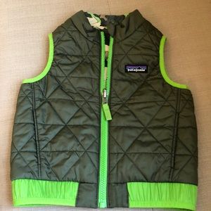 Patagonia toddler reversible unisex vest.